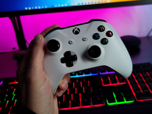 6 Best Xbox Controller Skins For Your Setup
